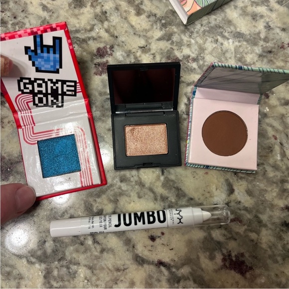 Makeup Bundle - Picture 2 of 2
